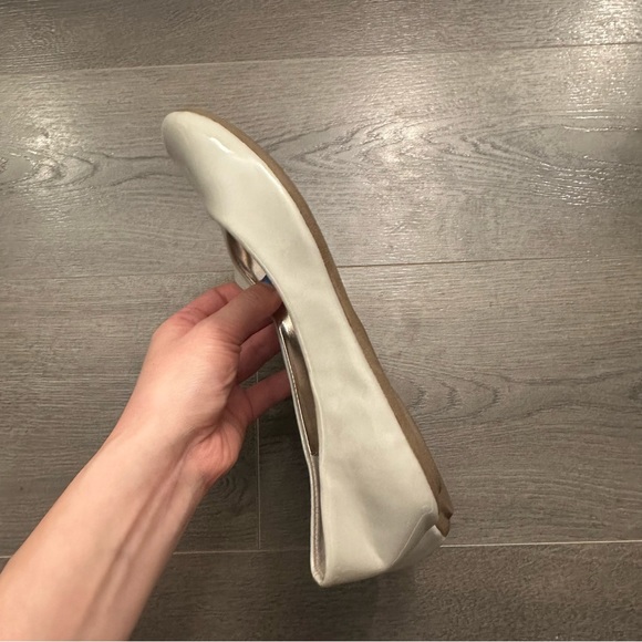 Steve Madden taupe patent flats (Sz 7.5) - Picture 8 of 13